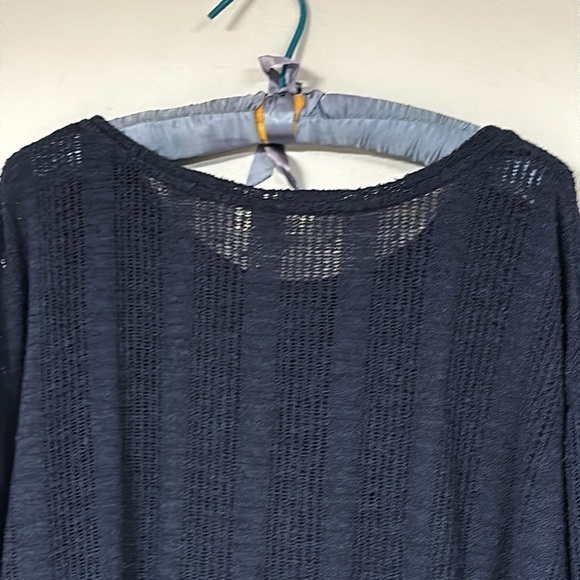 Two by Vince Camuto Navy  light weight sweater, 2X - Picture 8 of 9
